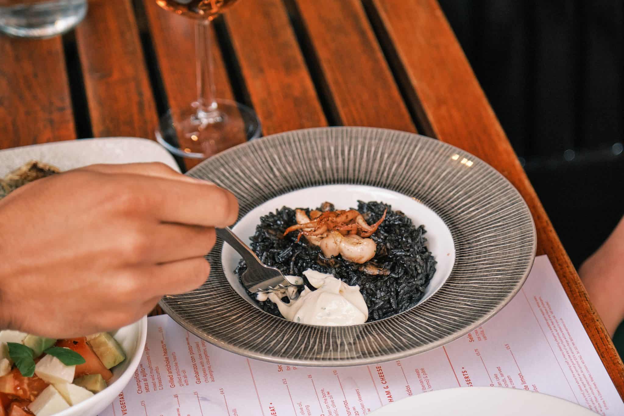 El Pirata black rice with squid