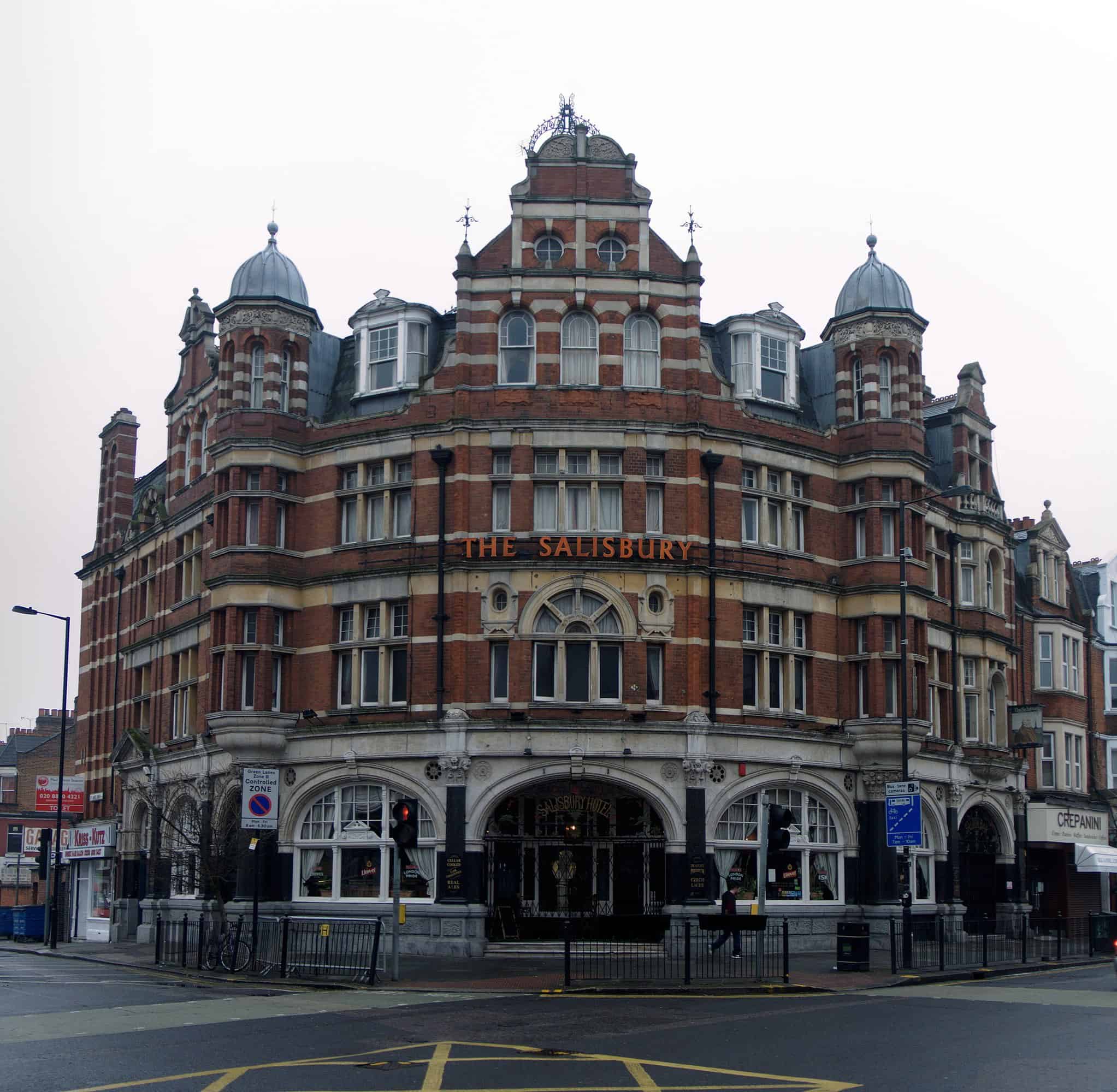 Best pubs in North London The Salisbury Hotel | N19±, CC BY-SA 3.0, via Wikimedia Commons
