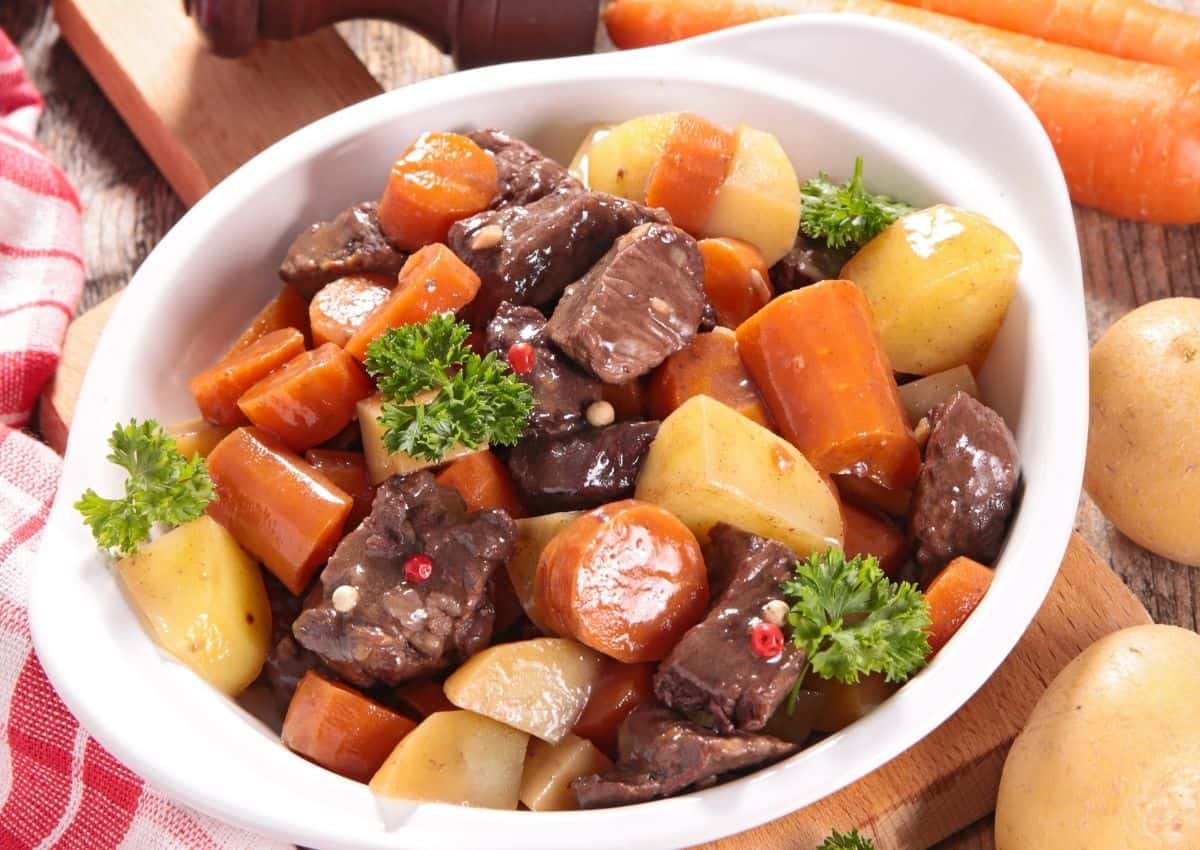How To Make: Red Wine Beef Stew with Carrots and Potatoes