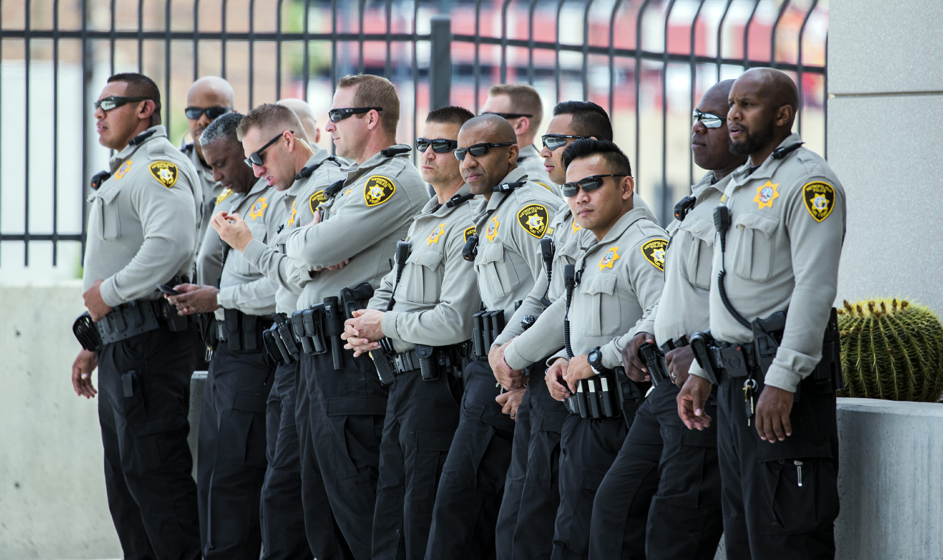 Lungenentzündung Ihr Antagonisieren Las Vegas Police Officer Schmelzen Ach Je Binden