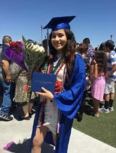 Aranza Marmolejo, DREAMer de Las Vegas, en el dia de su graduación. (Foto: Cortesia de Aranza Marmolejo).