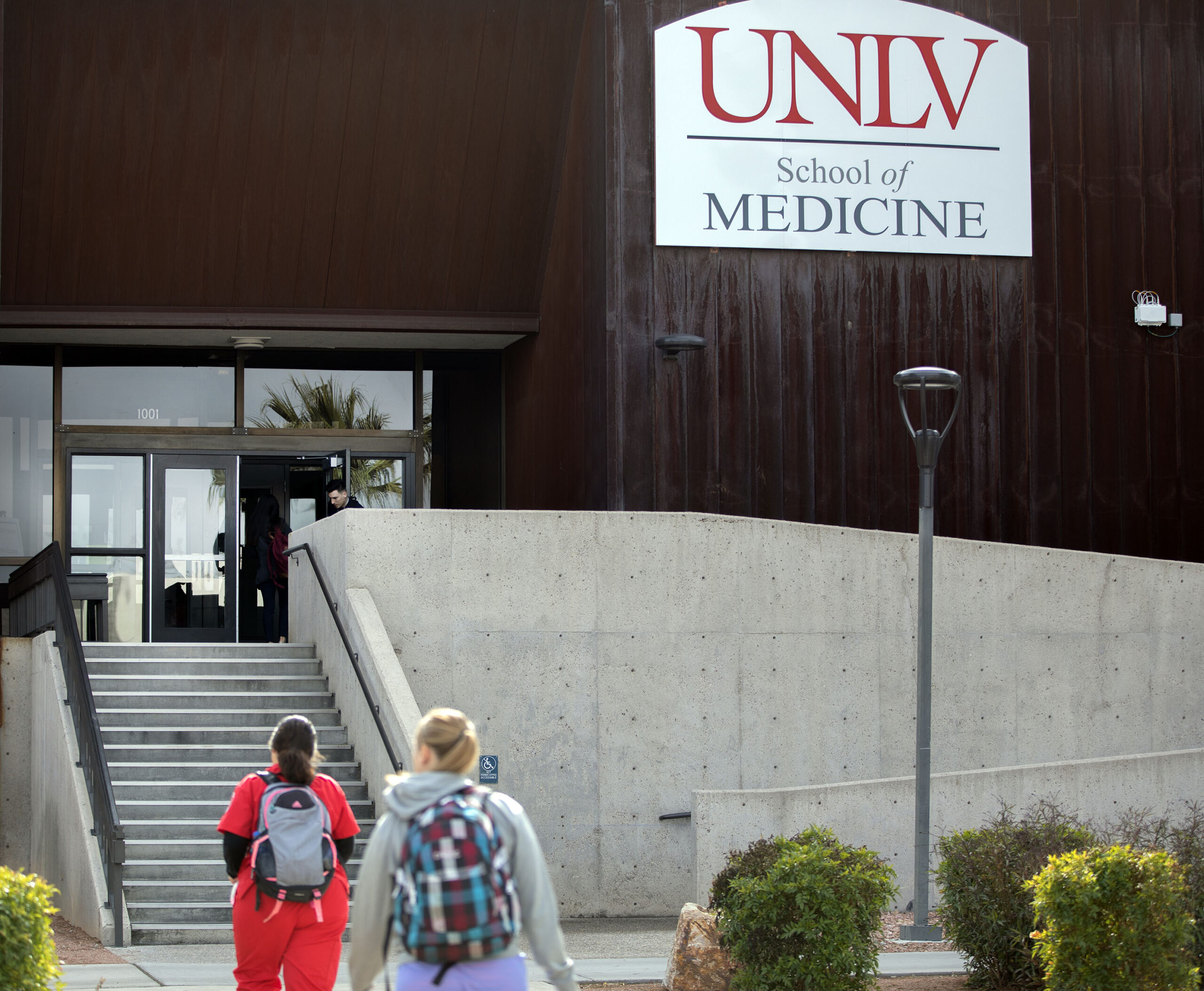 After years-long process, UNLV Medical School earns full accreditation