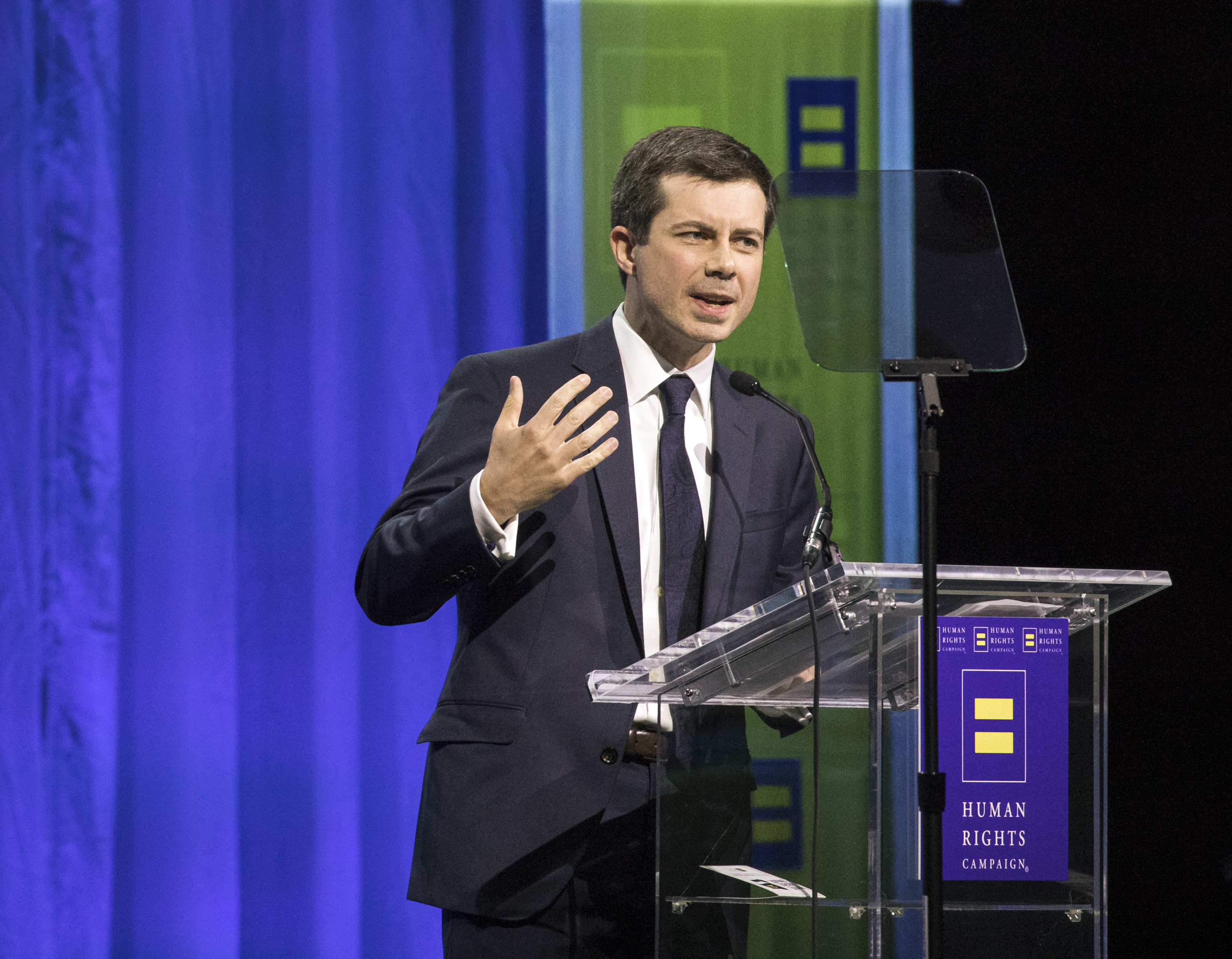 Buttigieg laments 'crisis of belonging' across nation during Human Rights Campaign speech3000 x 2335