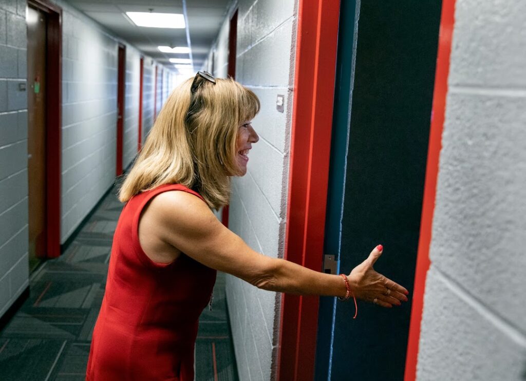 UNLV President Marta Meana greets students on move in day