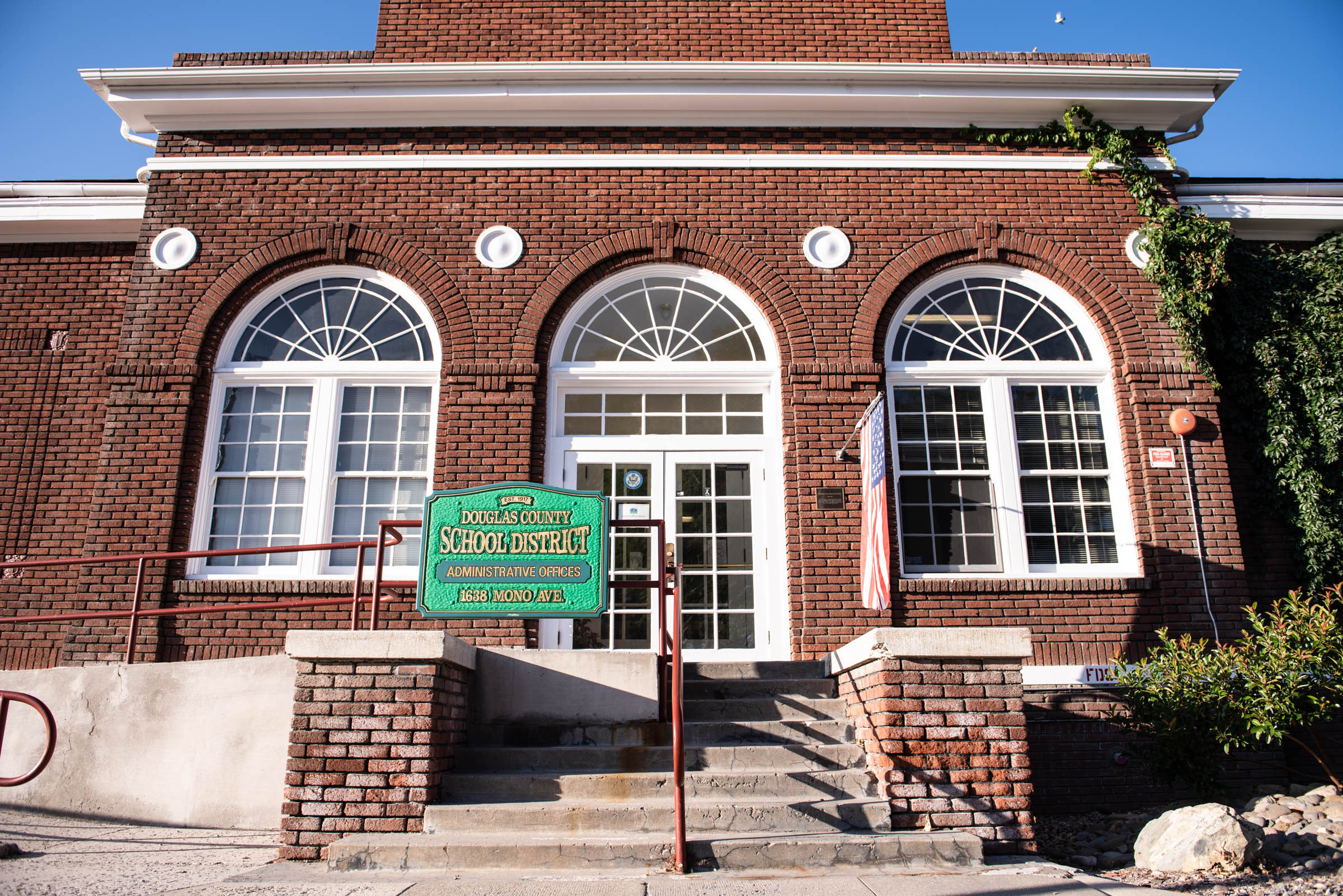 The Douglas County School District offices in Minden. (Mark Hernandez/The Nevada Independent)