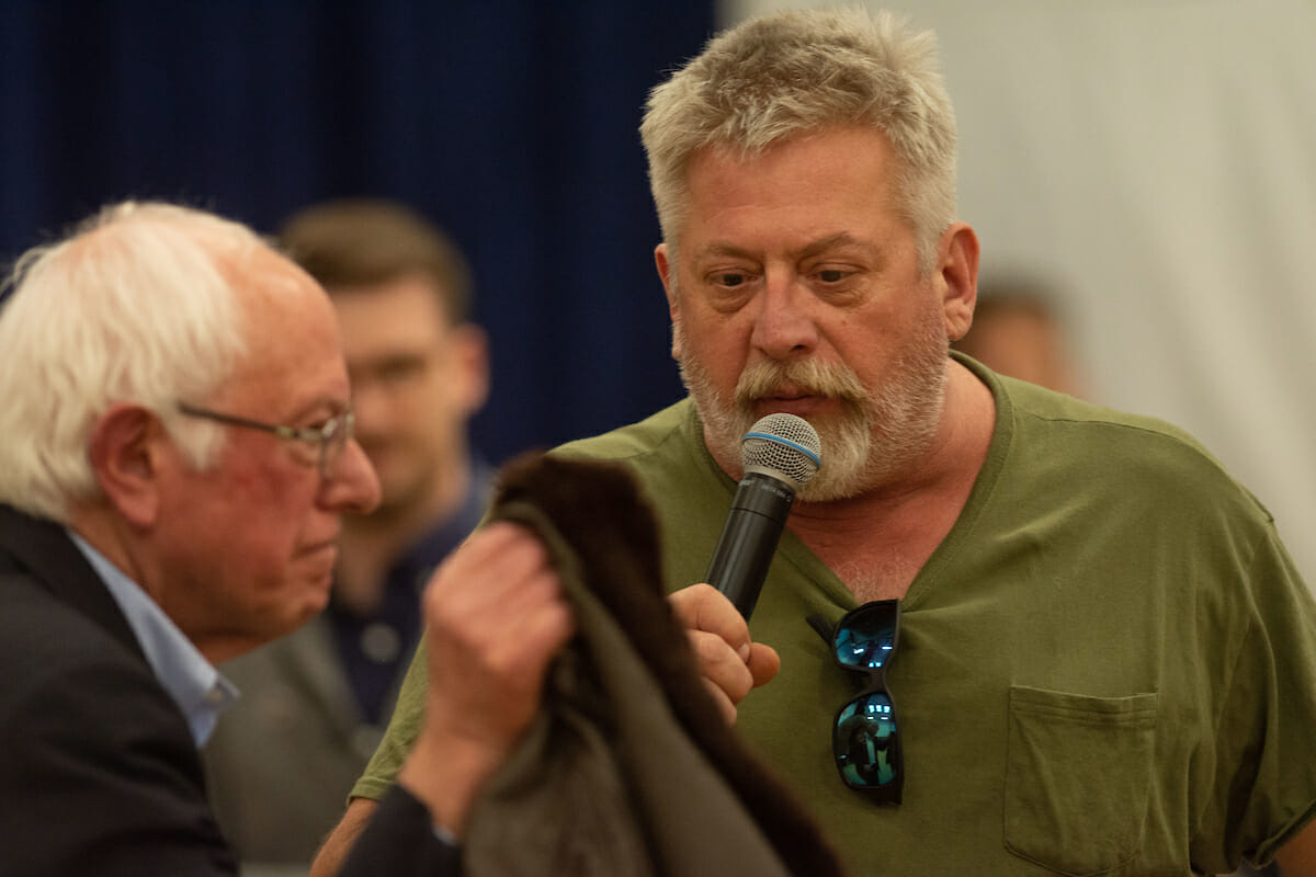 Veteran gives jacket to Bernie Sanders