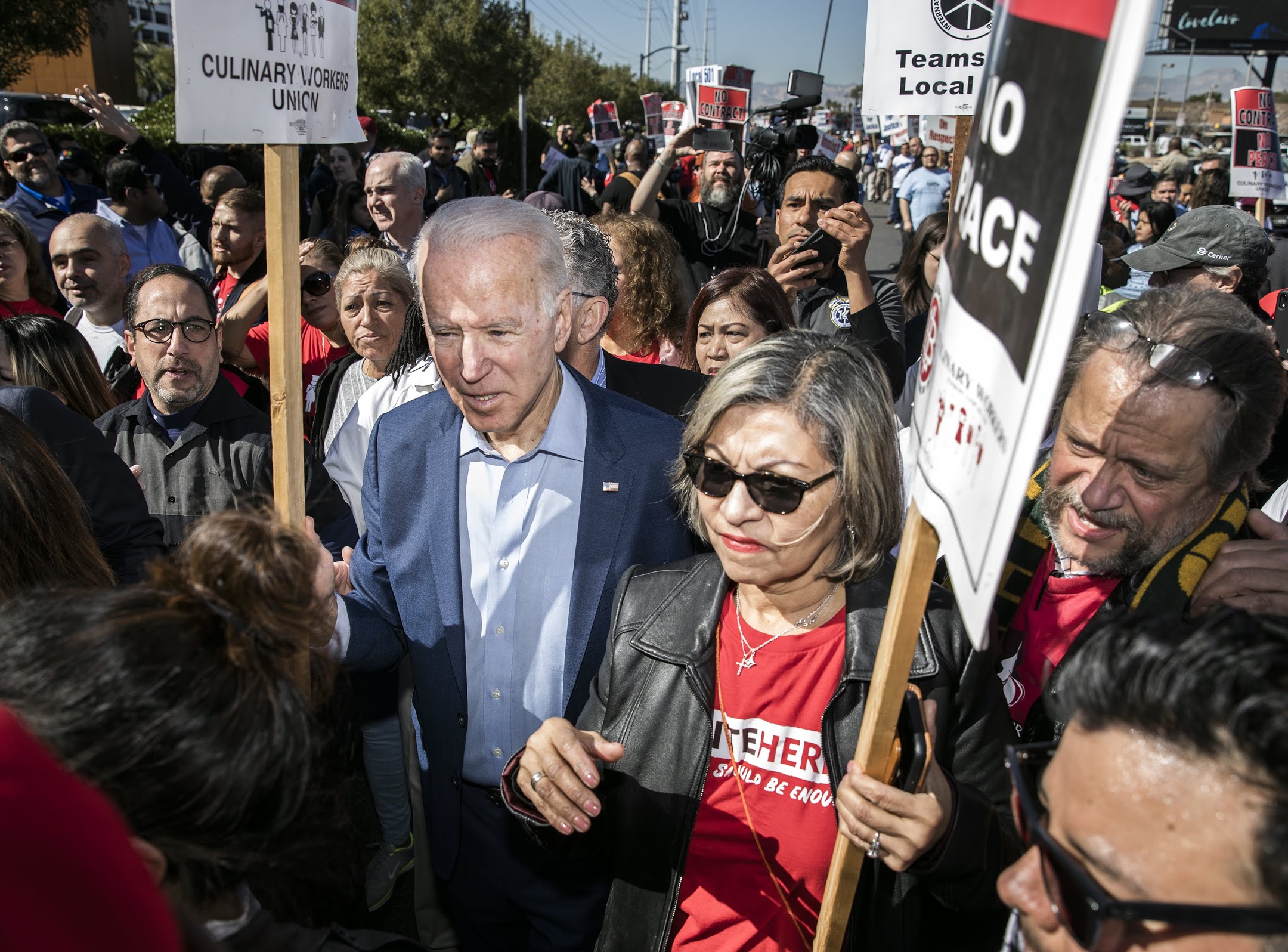 Federal judge orders Station Casinos to negotiate a Culinary Union