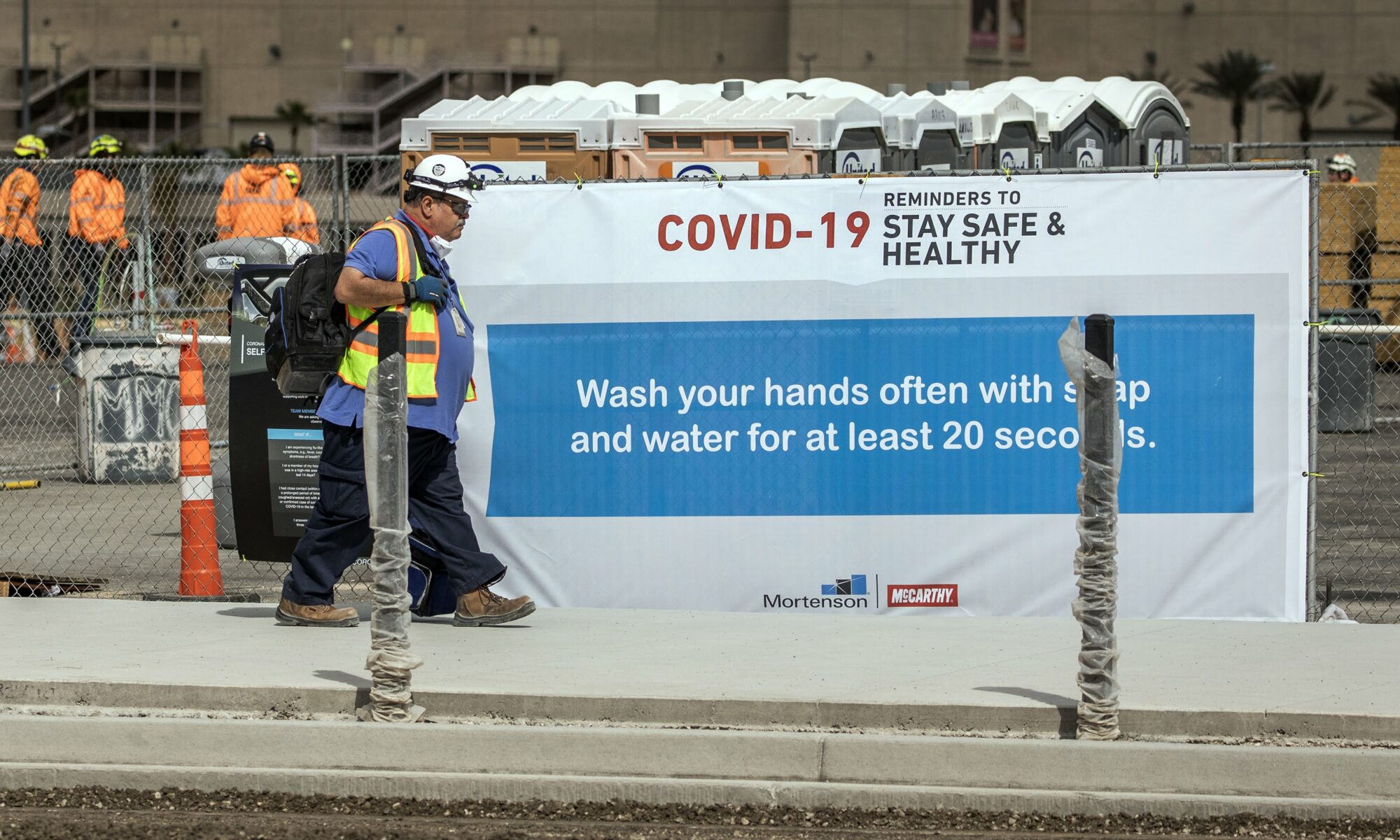 Inspectors Find Walmart Staff Not Wearing Protective Gear at Store Where 23  Employees Tested Positive for COVID-19