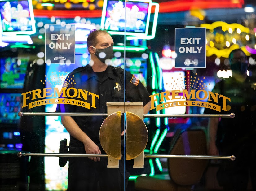 PHOTOS: Celebratory atmosphere marks the return of Las Vegas casinos - The  Nevada Independent