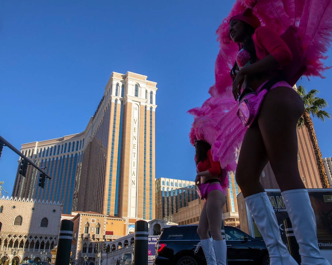 Las Vegas Sands Corp. to sell Vegas assets for $6.25B