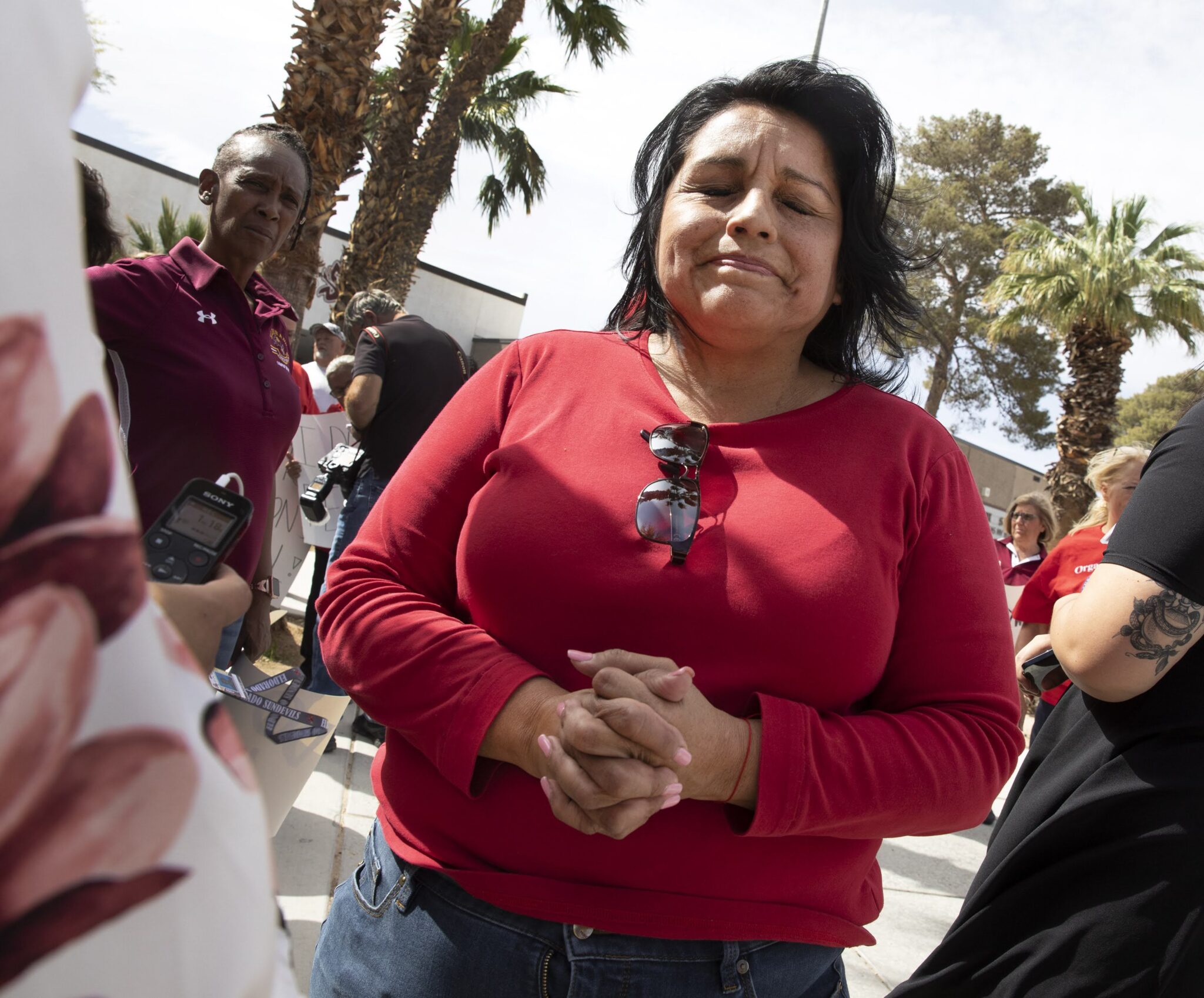 North Las Vegas middle school requires students carry pouch that