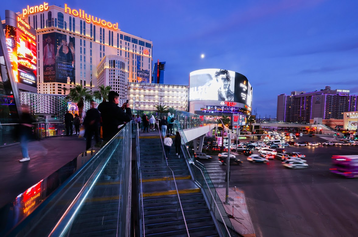 PARIS LAS VEGAS - Las Vegas Strip, Nevada - On The Beach