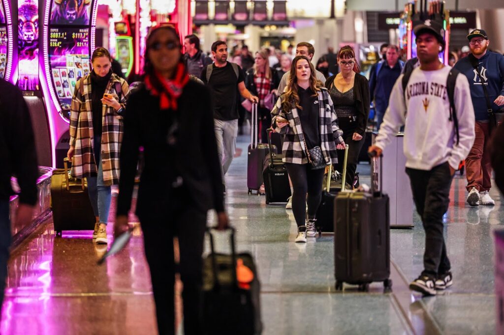 Las Vegas airport awarded $31 million to fund baggage system