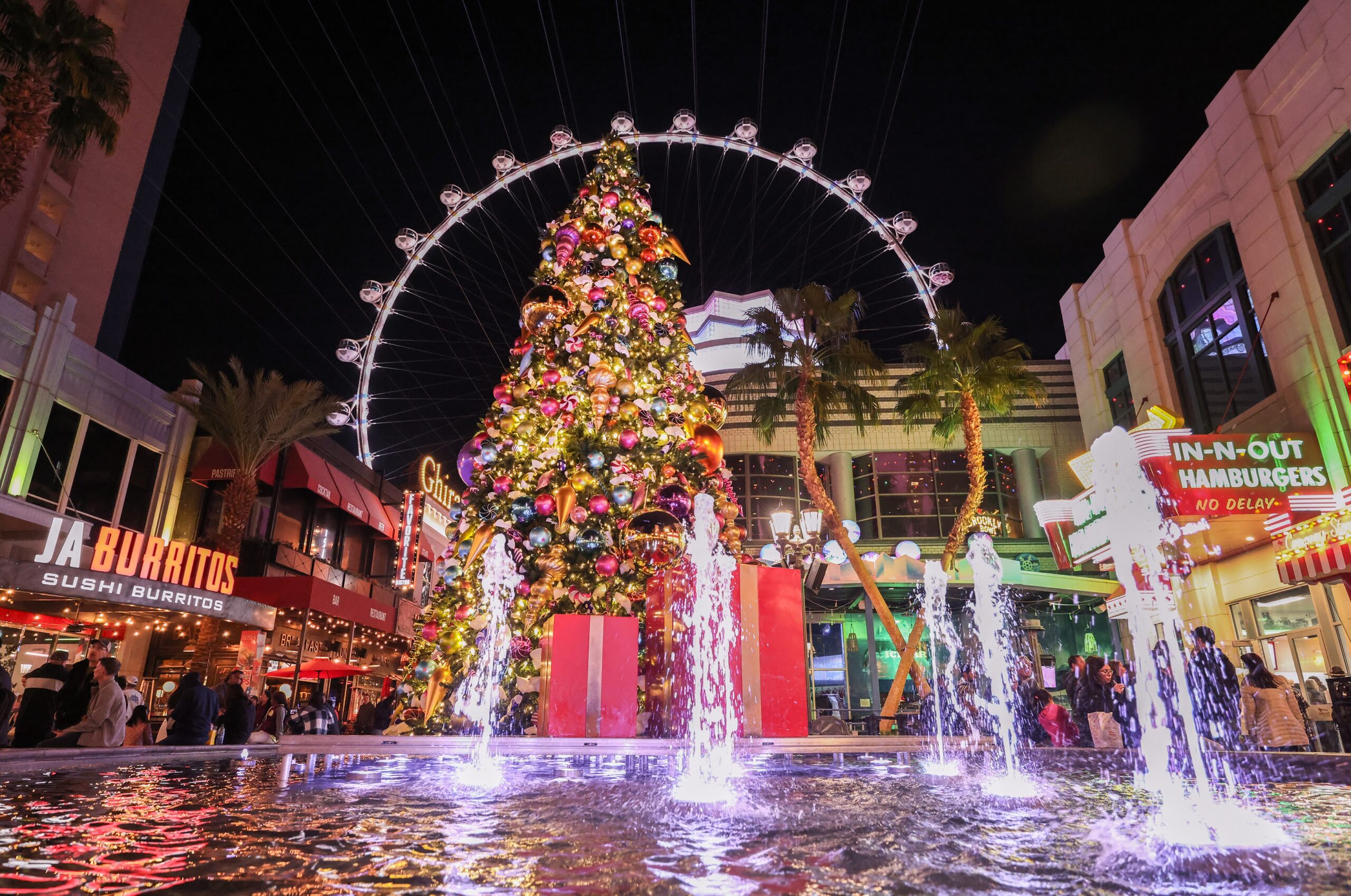 The Las Vegas Strip Holiday Decorations Are As Flashy As Ever This Year -  Narcity