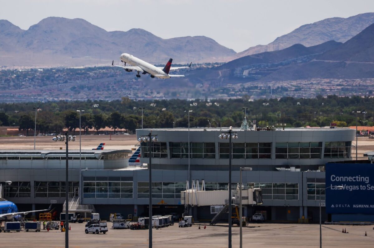 A Delta Airlines flight lifts off at Harry Reid International Airport on Wednesday, May 24, 2023. (Jeff Scheid/The Nevada Independent).