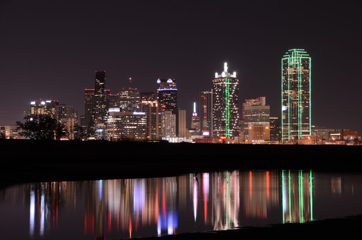 A view of the skyline in Dallas, one of the cities where a Las Vegas-style casino might have been located. Gaming legislation failed to be approved in the 2023 Texas Legislature. (Photo by dianeowen18 via Pixabay).