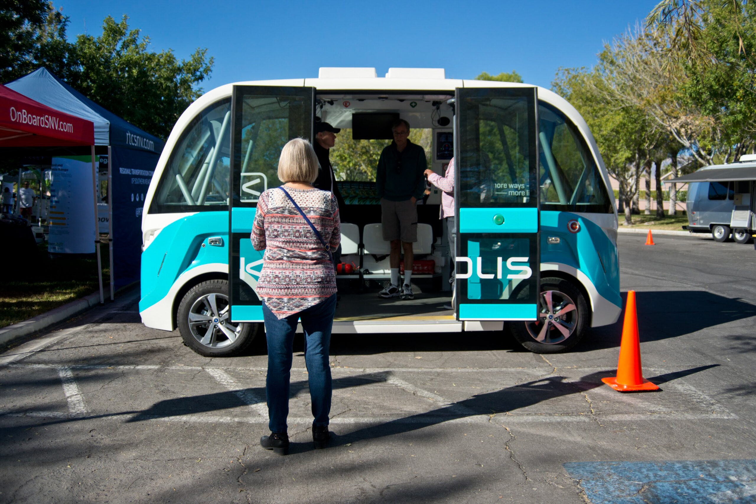 A Keolis Navya driverless electric shuttle as seen during an NV Energy and NDOT Electric Vehicle Guest Drive Event at Bruce Trent Park in Las Vegas on Saturday, Oct. 26, 2019. (Daniel Clark/The Nevada Independent).