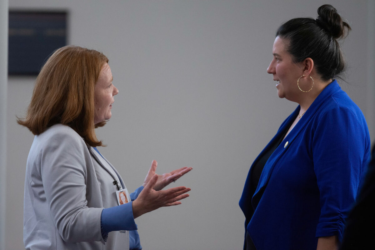 Clark County lobbyist Joanna Jacob speaks with Assemblywoman Rochelle Nguyen (D-Las Vegas) on the final day of the 81st session of the Nevada Legislature on Monday, May 31, 2021 in Carson City. (David Calvert/The Nevada Independent)
