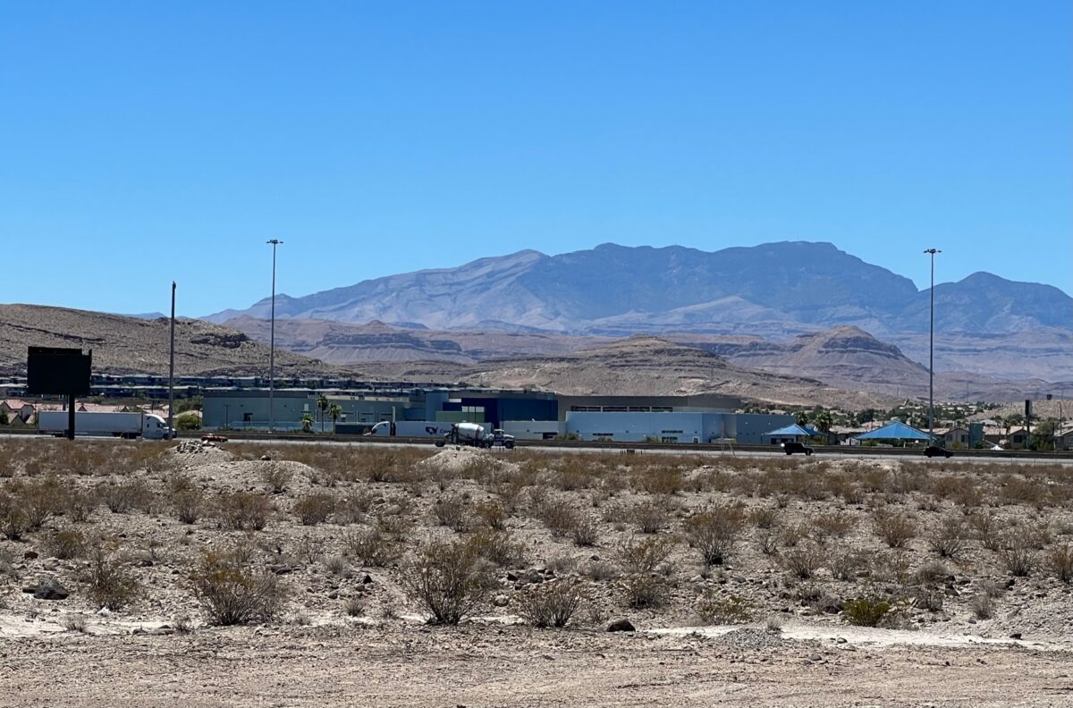 Dennis Ortwein Elementary School sits across Interstate 15 less than 1,500 feet from a portion of a 125-acre future hotel-casino site owned by Red Rock Resorts at Cactus Avenue and Las Vegas Boulevard. The school is seen on Thursday, July 13, 2023. (Howard Stutz/The Nevada Independent)