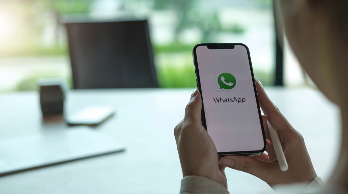如何在手机上使用 WhatsApp 网页版