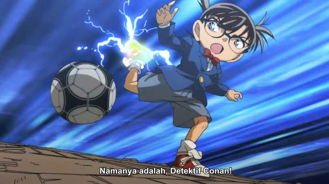 Shinichi Kudo - Conan playing football