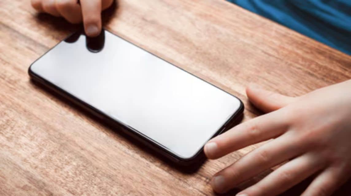 Cara Mengatasi HP Mati Sendiri