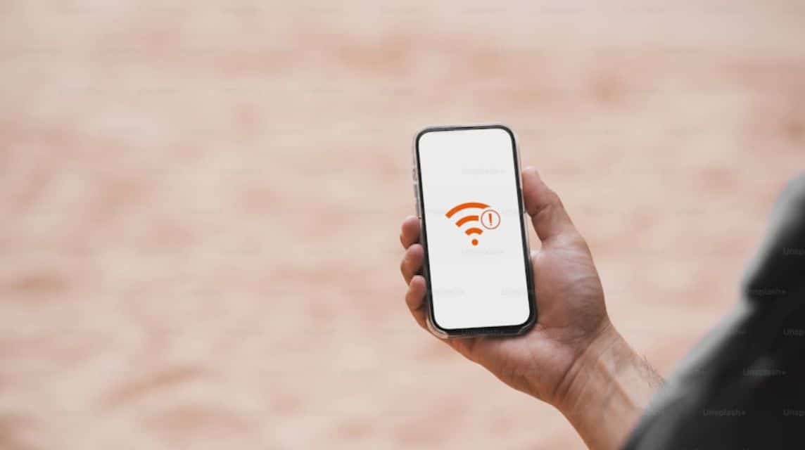 携帯電話経由で誰が WiFi を使用しているかを確認する方法