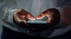 タッチしたり電源を切ったりできない携帯電話の画面を修復する5つの方法