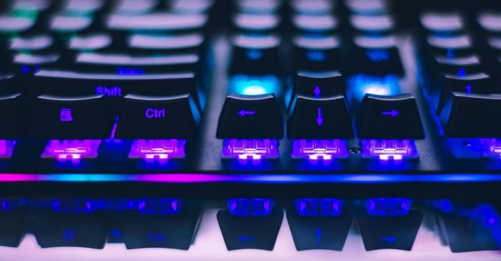 8 款适合各种游戏类型的最佳游戏键盘