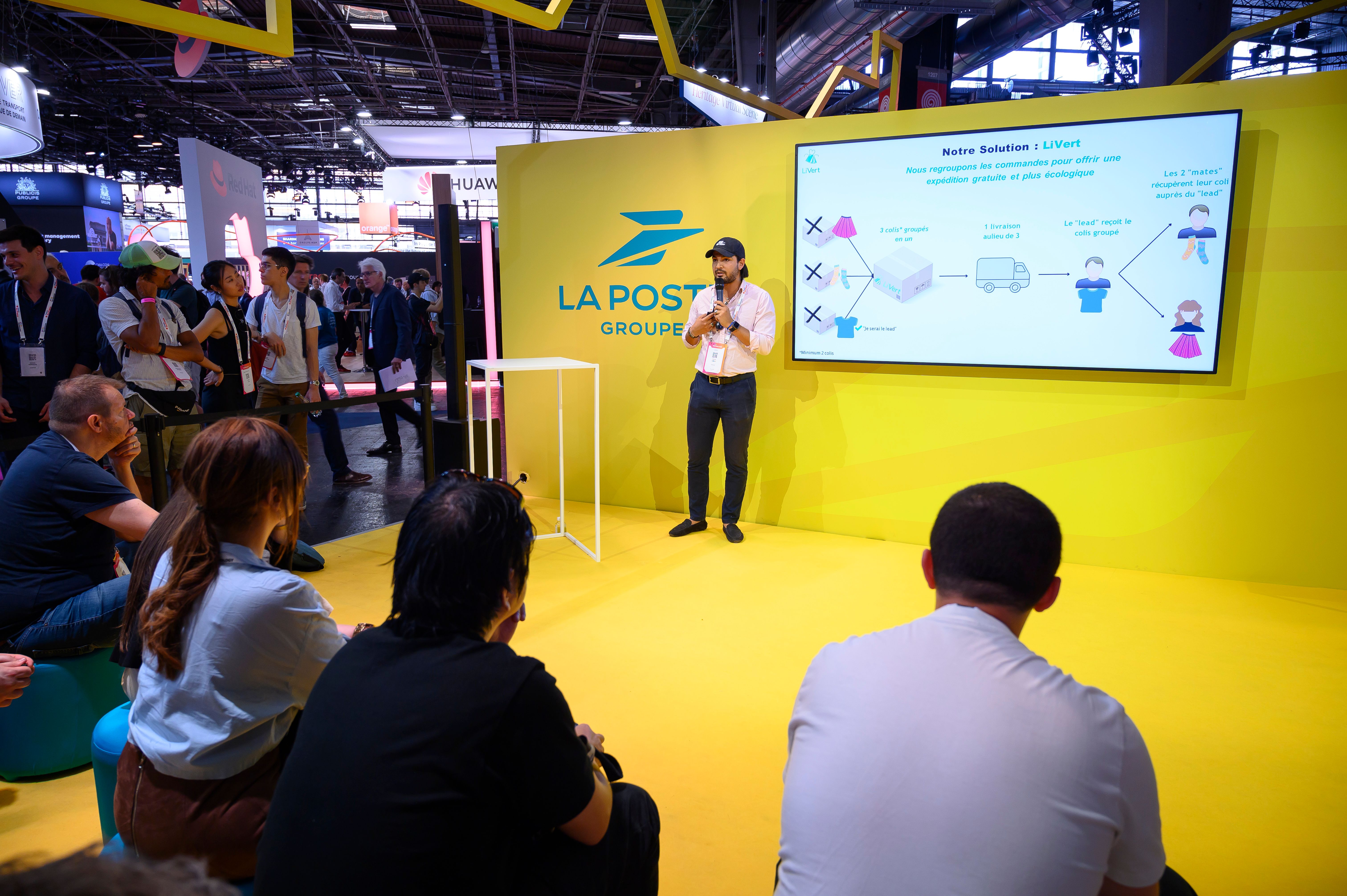 PITCH SESSION AT LA POSTE BOOTH