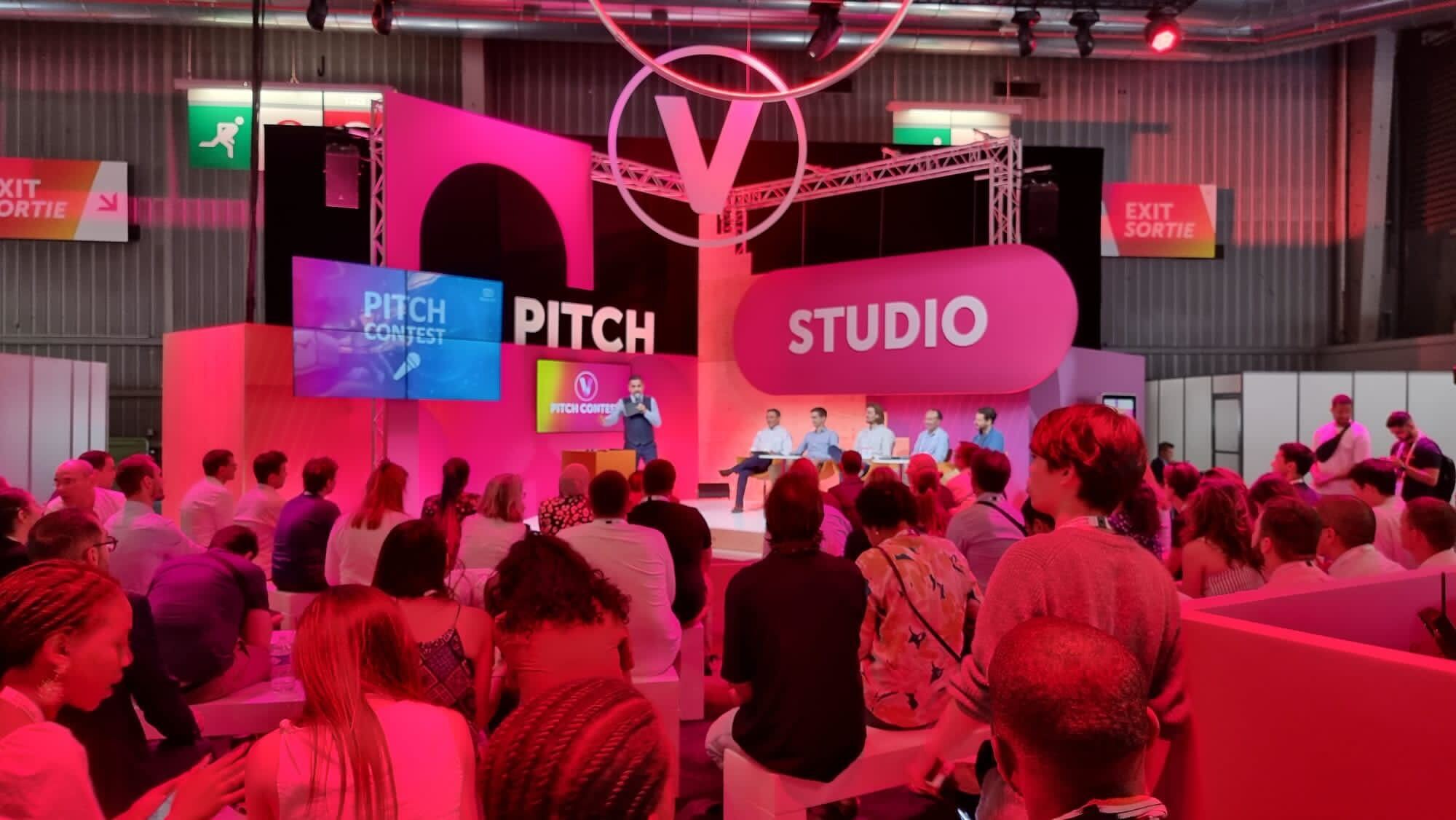 PITCH ON STAGE AT VIVATECH