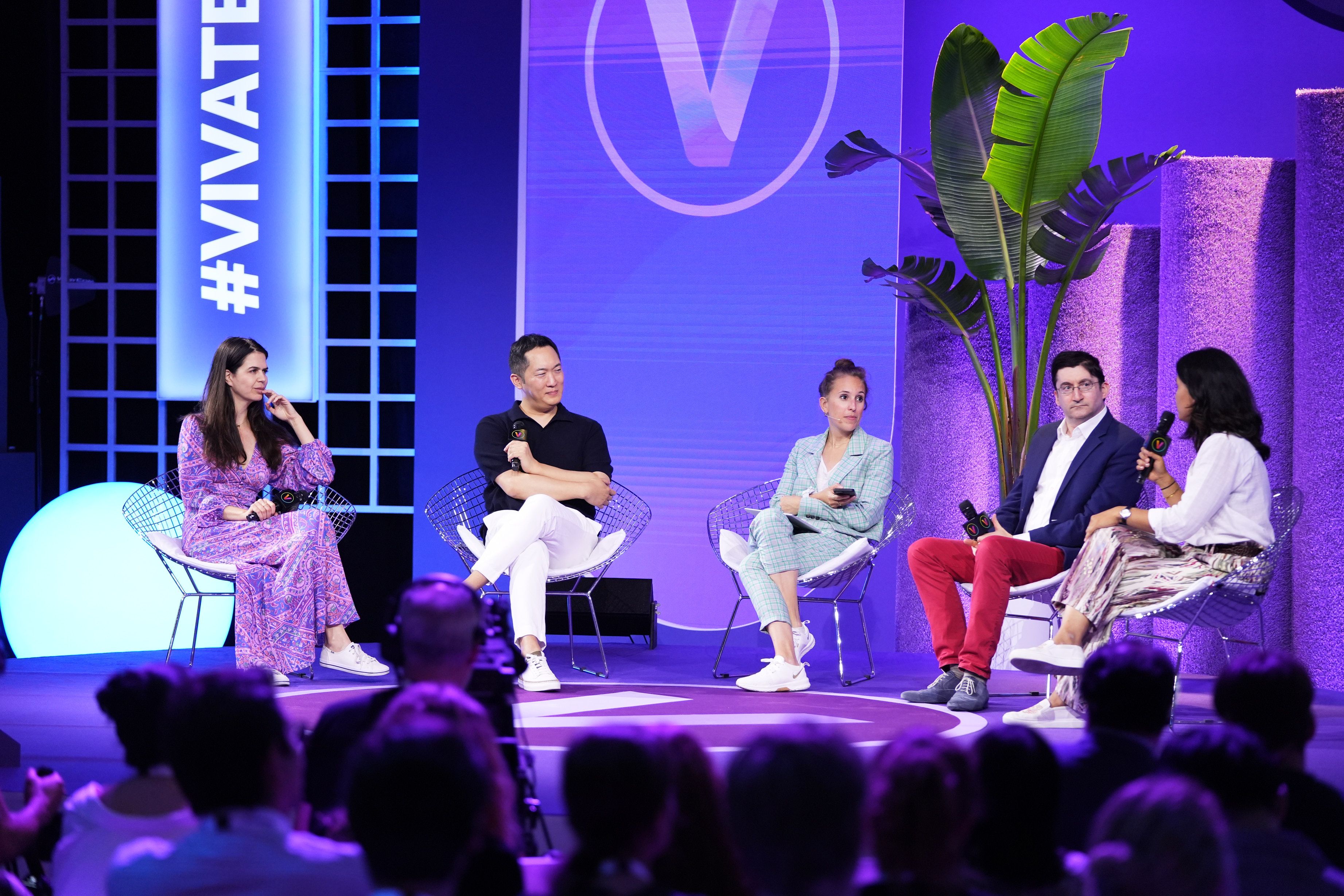 Stage 2 talk at VivaTech with 5 panelists.