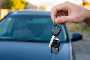 Cara Membuka Pintu Mobil yang Terkunci: DIY vs Bantuan Profesional Cara Membuka Pintu Mobil yang Terkunci: DIY vs Bantuan Profesional
