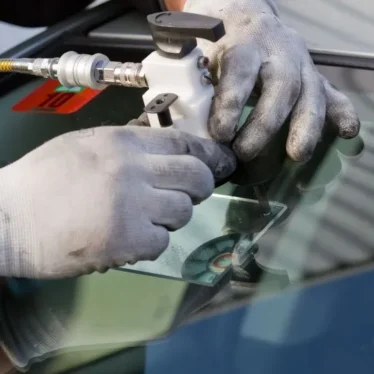 Cara Menghilangkan Goresan di Kaca Mobil