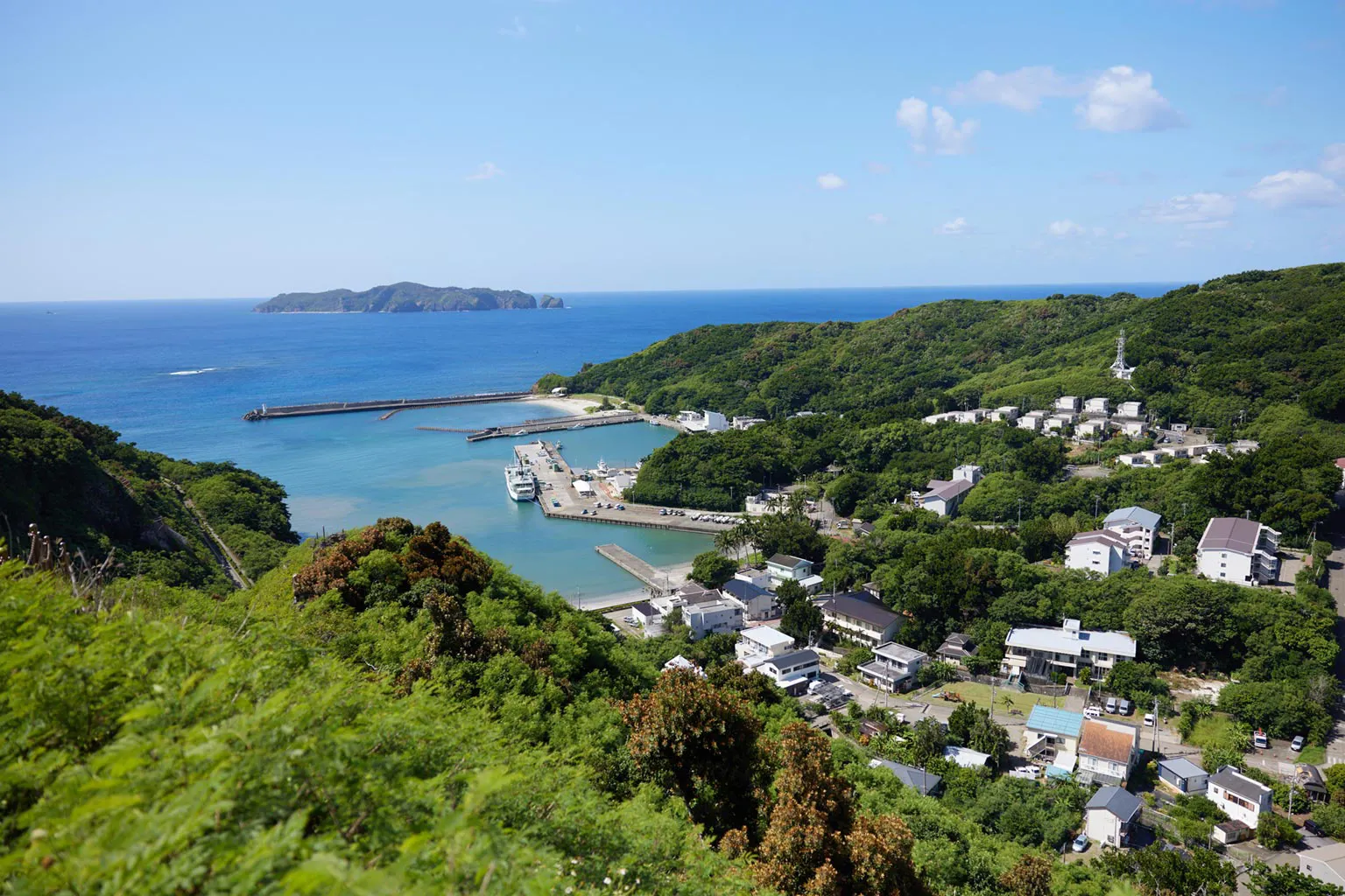 小剣先山（母島）