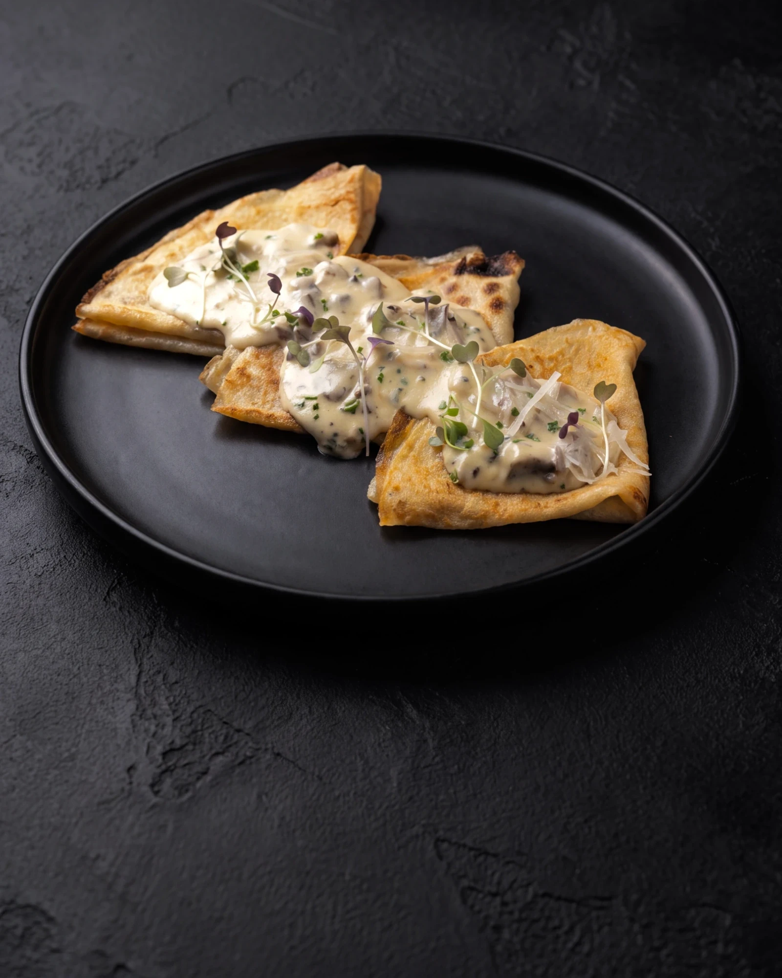 BLINIS WITH MUSHROOM SAUCE