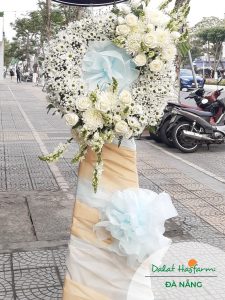 Vòng hoa đám tang Đà Nẵng - Shop hoa Dalat Hasfarm