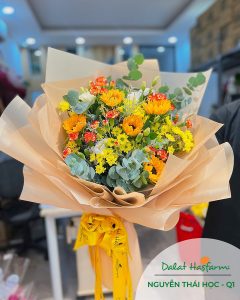 Bó hoa chúc mừng đẹp - Shop hoa Quận 1 Dalat Hasfarm