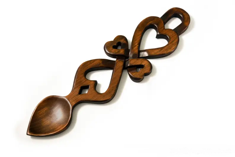 Lovespoon – một biểu tượng lâu đời của văn hóa xứ Wales