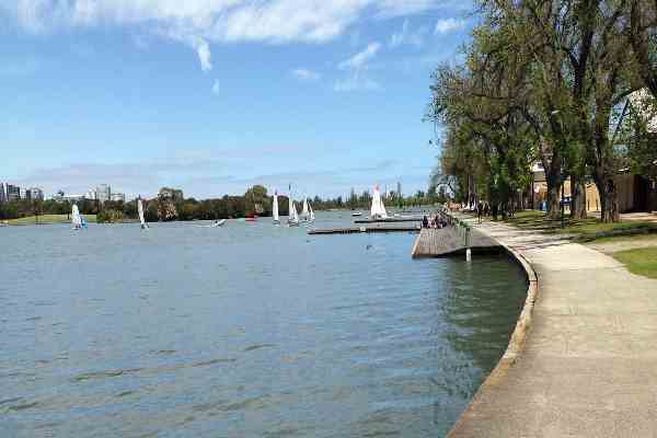 AlbertPark_Lake