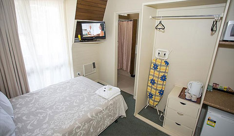 budget accommodation geelong budget room geelong
