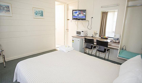 affordable accommodation geelong geelong motel queen room