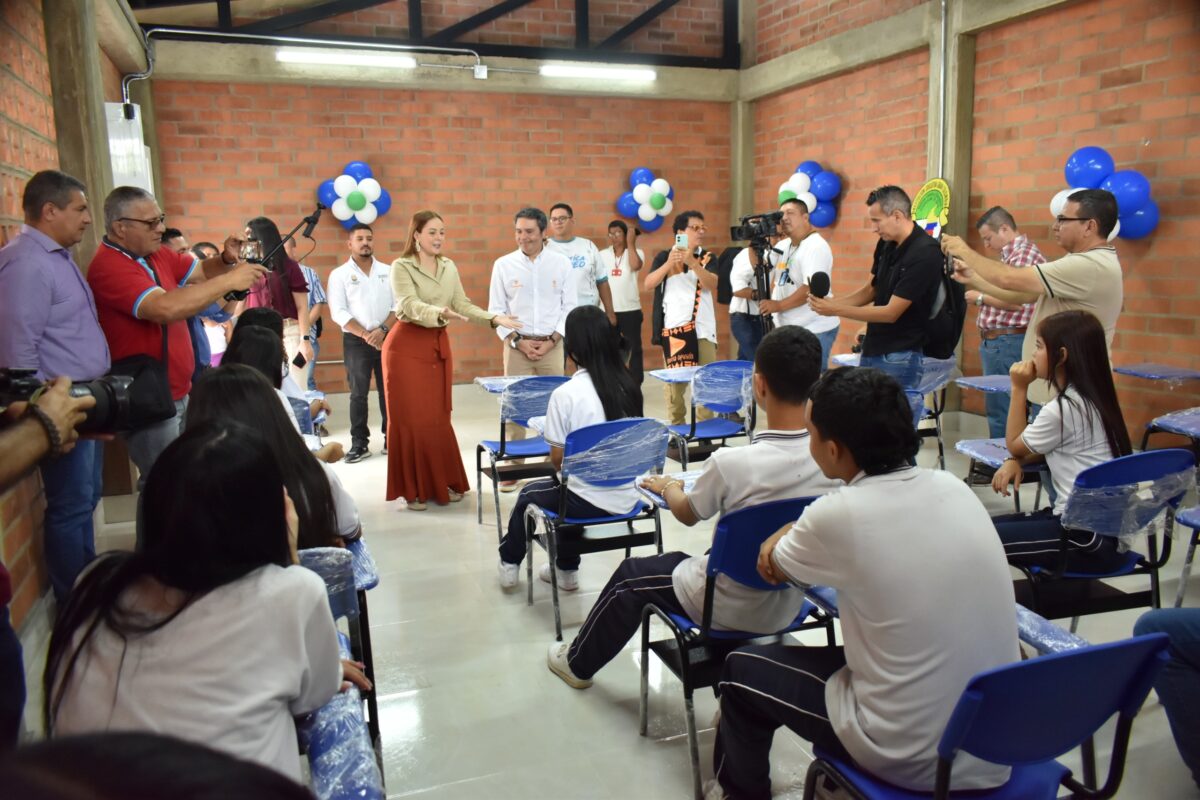Nueva aula fortalece la educación en la IE Gran Colombia de Buga