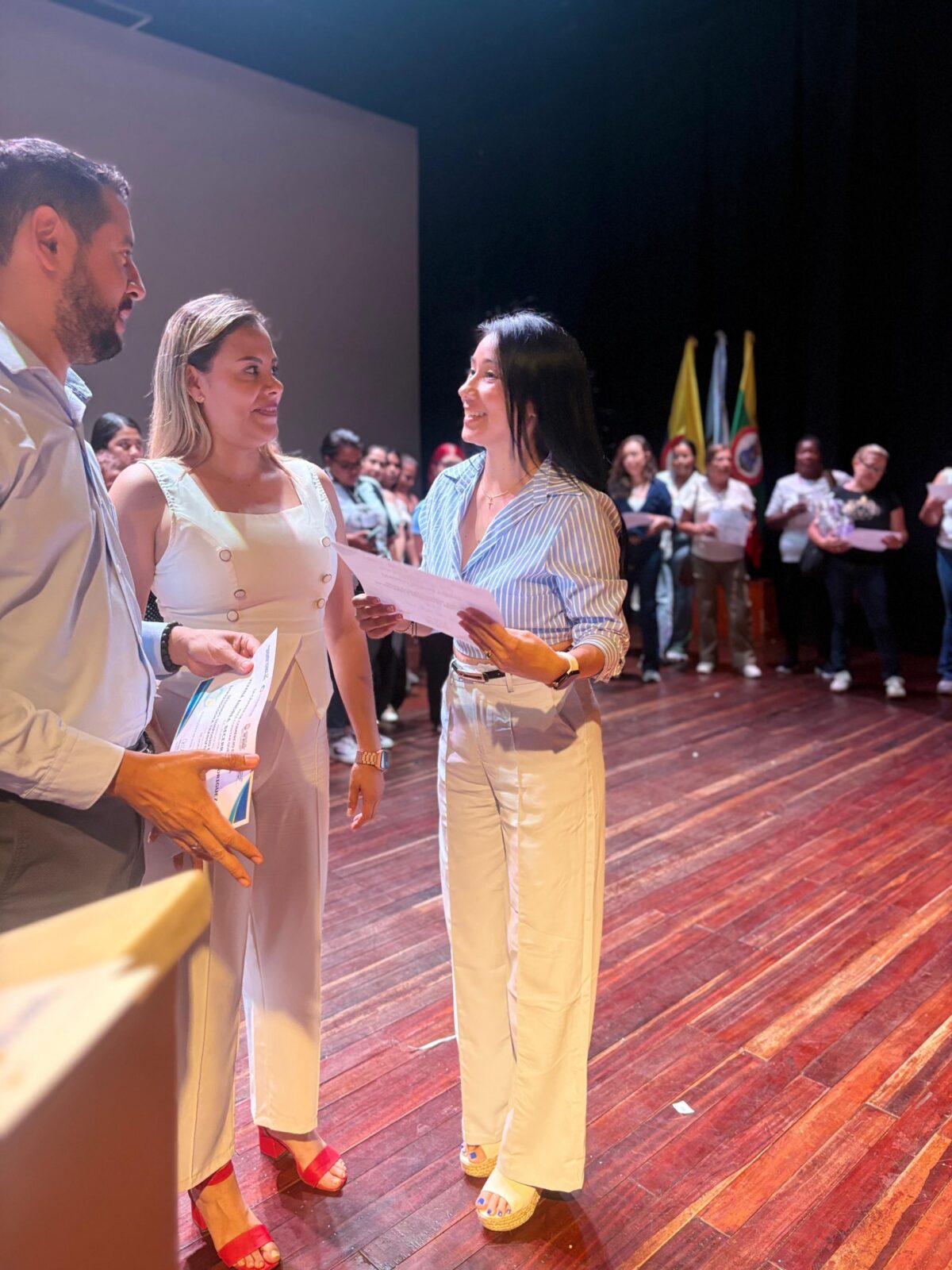 Más de 100 mujeres emprendedoras participaron en el simposio “Transfórmate para crecer” en Buga