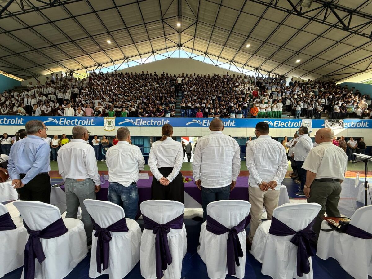 Con bendición y motivación, 788 estudiantes de Buga se preparan para las pruebas Saber 11