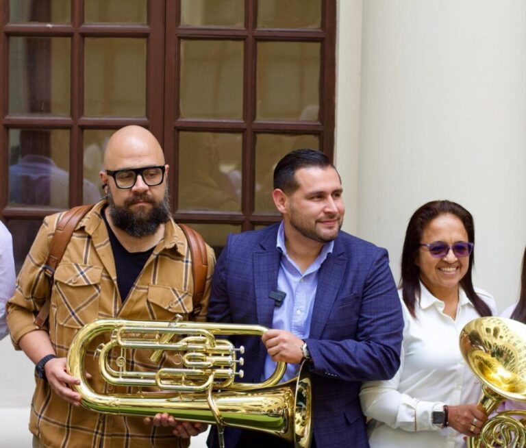 Entregan instrumentos a bandas estudiantiles de música de 21 instituciones educativas de Caldas – Frontera Informativa