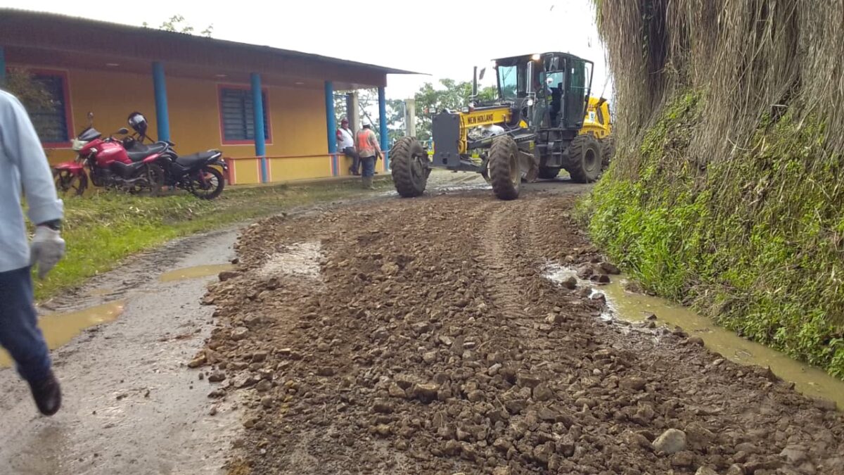 Convite campesino en Monterrey busca mejorar vías rurales en Buga