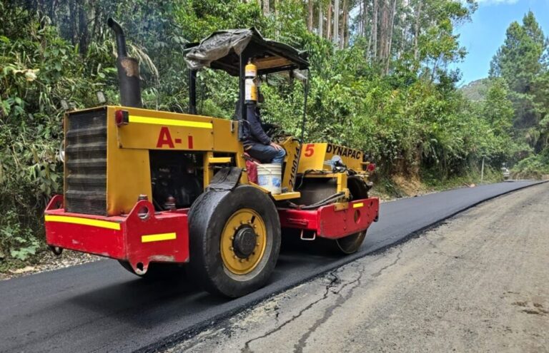 Inician pavimentación en la vía Riosucio–Jardín – Frontera Informativa