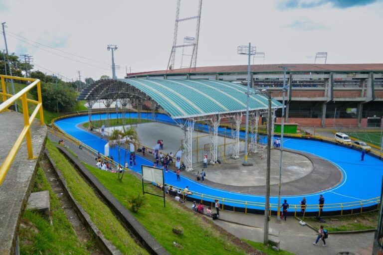 Alcaldía entrega renovada la pista de patinaje de la Unidad Deportiva Palogrande – Frontera Informativa