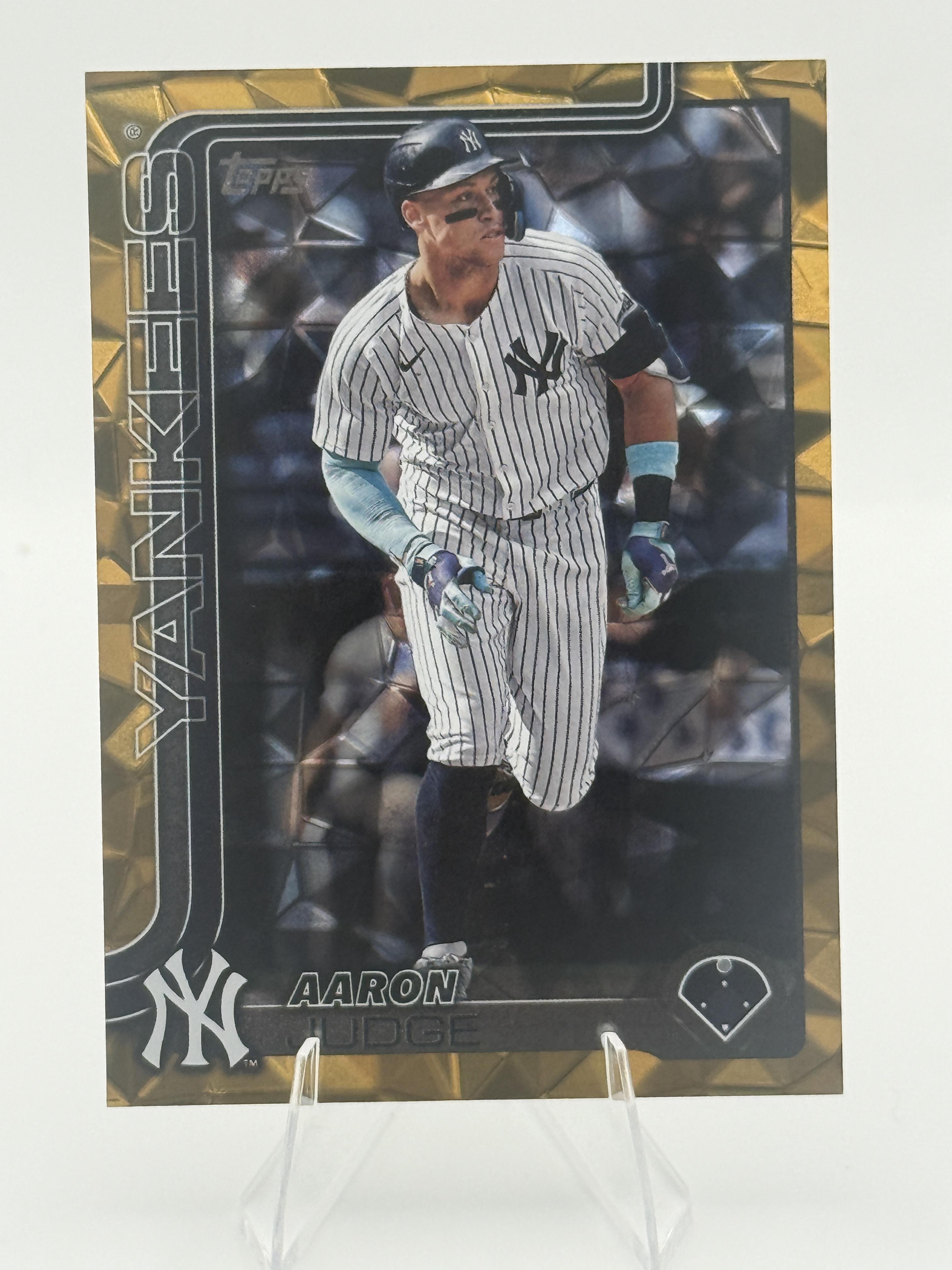 Aaron Judge Gold 2025 Topps #300  Diamante #23/50
